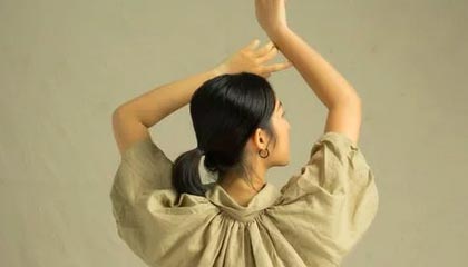 爱游戏app下载-曼联后防线三人缺阵调整成关键，曼联后卫线