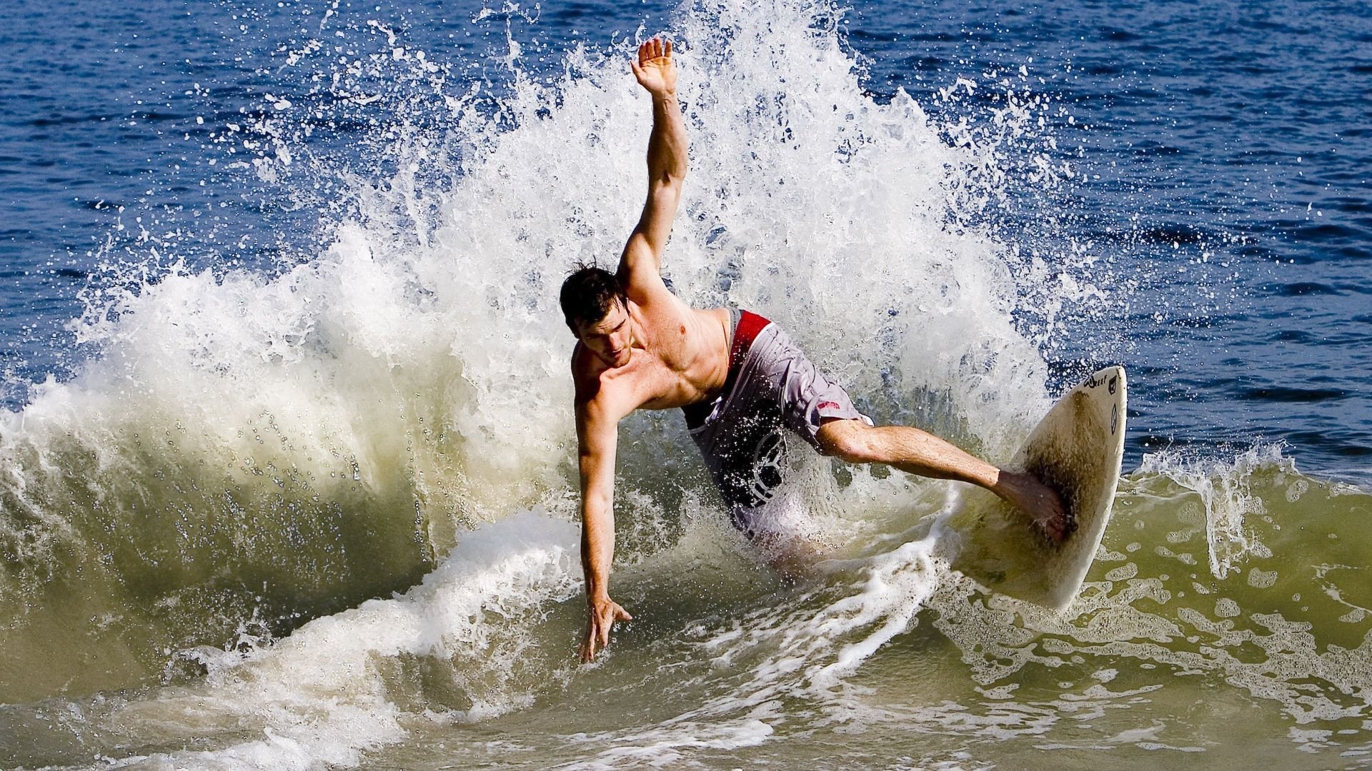 爱游戏官网-林丹录制课程分享击球节奏掌握技巧，林丹花式打球